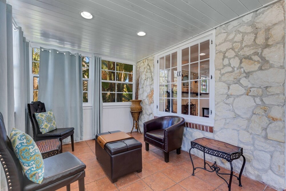Casa Del Mar 6 Bedroom Home by RedAwning view 2