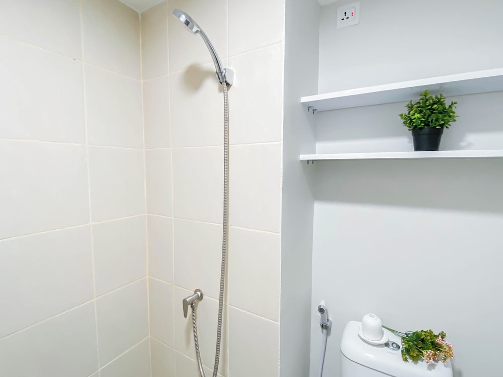 Neat Studio Room Apartment Meikarta