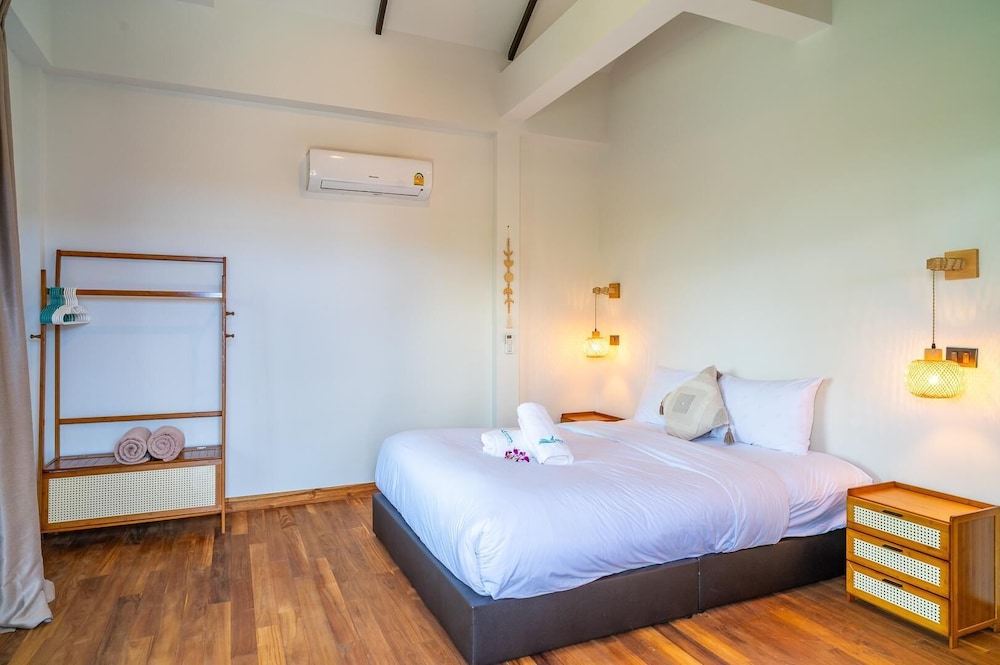 Danisam 4BR BeachVilla SunsetView KBR47