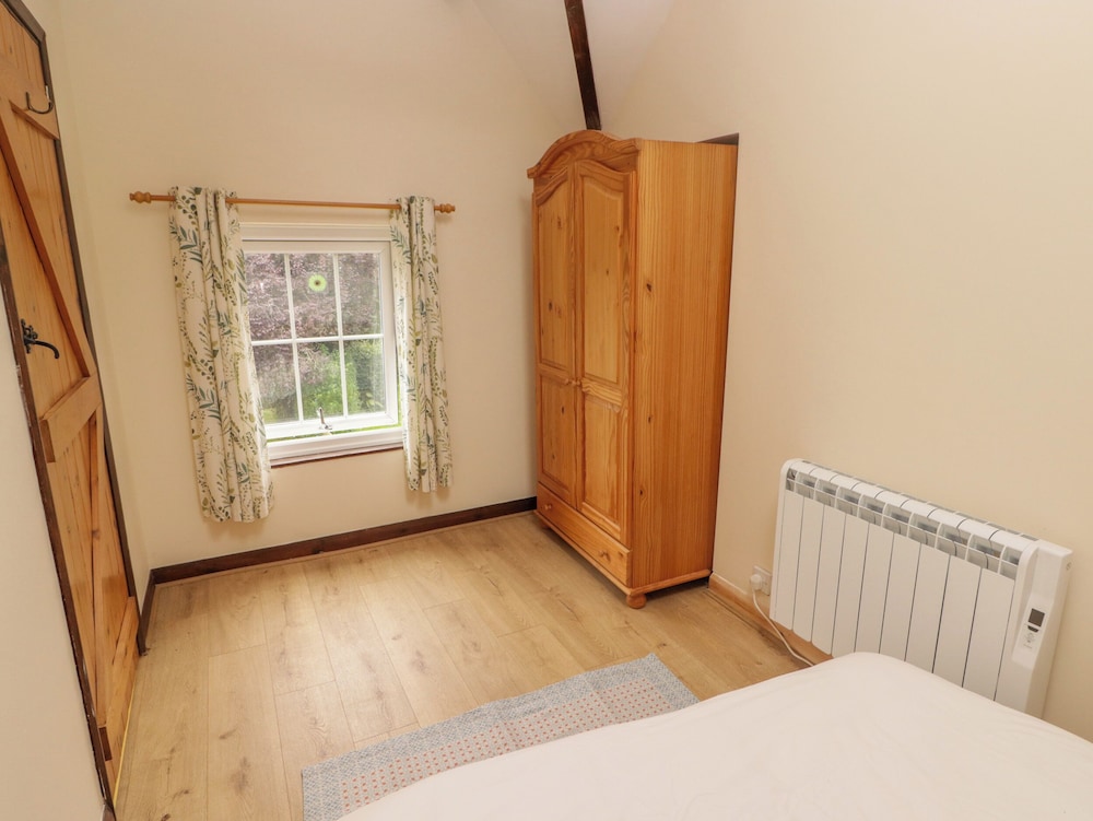 2 Cheriton Cottages