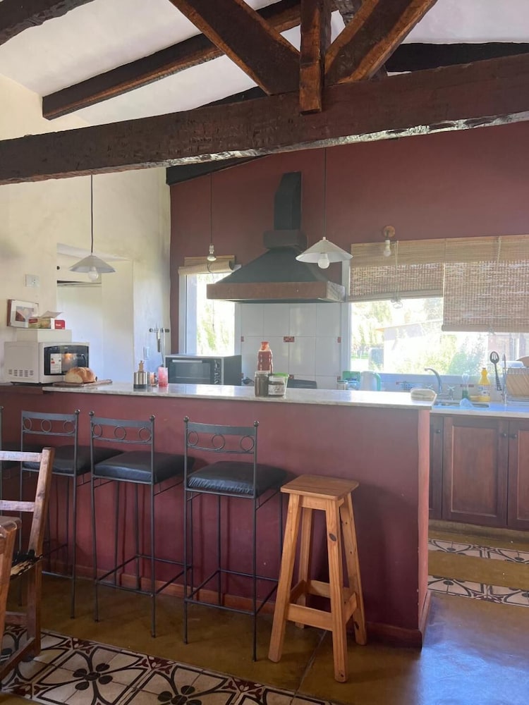 Munay Rural Home Near the Lake