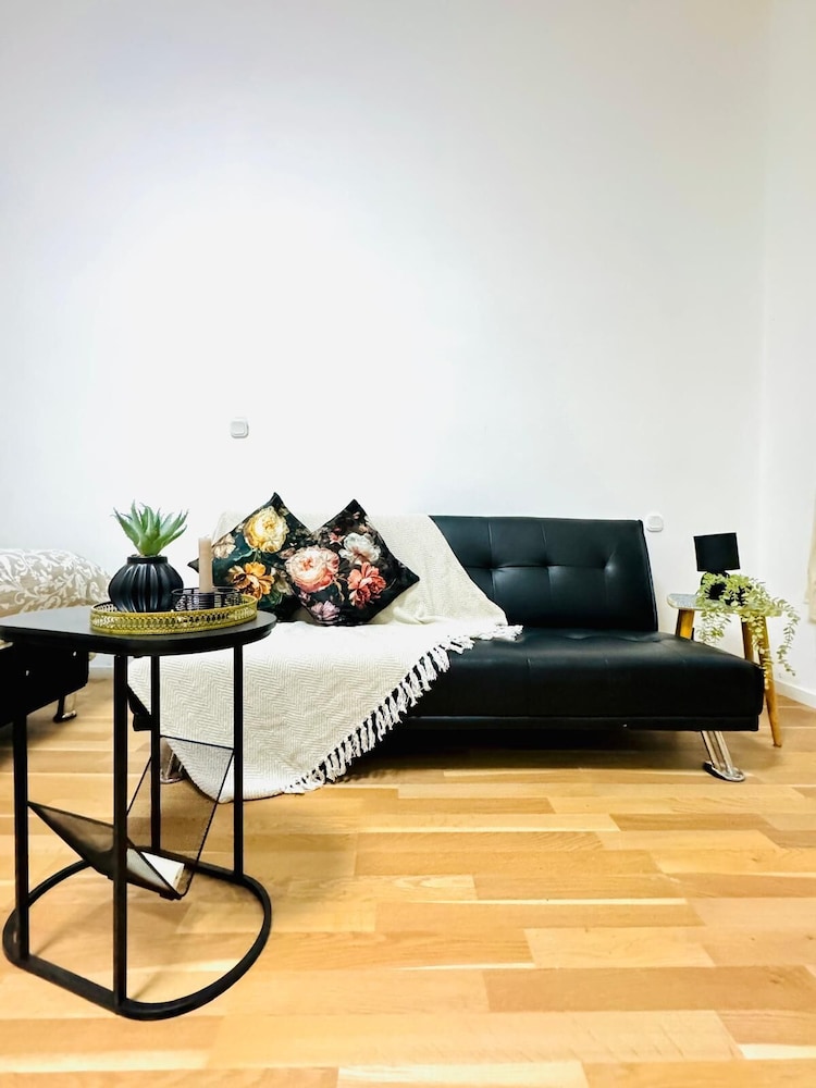 Stylish Contemporary Stay Stadthalle
