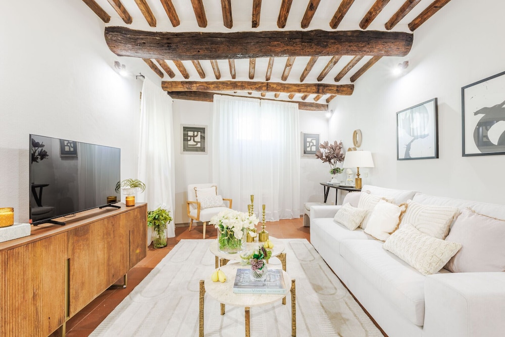 The Hidden Alley Apartment