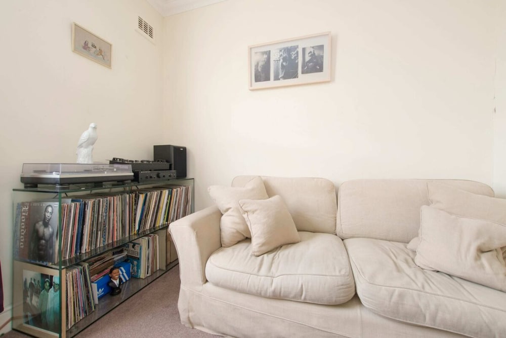 Unique and Cozy 1 Bed Flat in Dalston