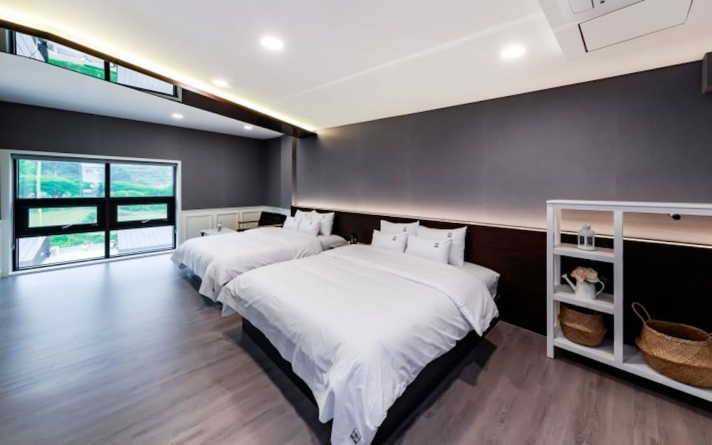 Hapcheon Ylang Ylang Pool Villa view 4