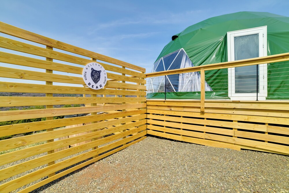 The Bear Dome w/ Barrel Hot Tub in Franklin!