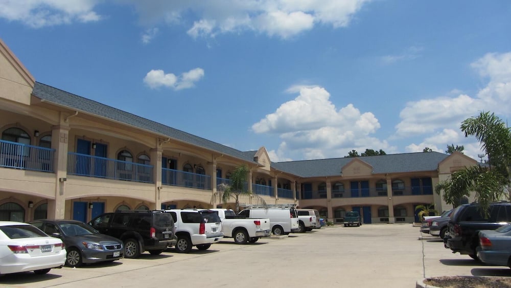 Regency Inn - Property Image 2