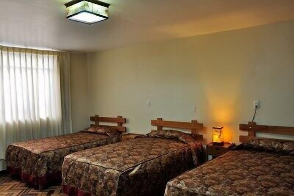 HOSTAL LOS UROS