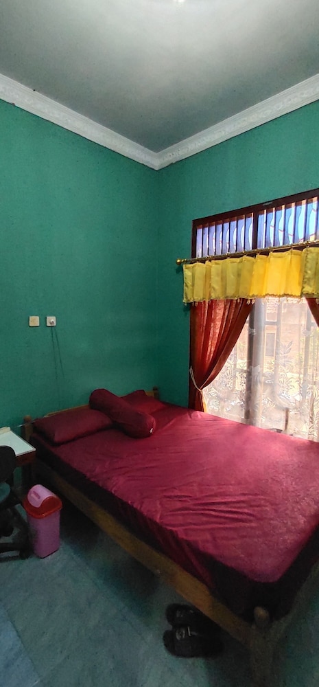 Sutrisno Homestay - Hostel view 2