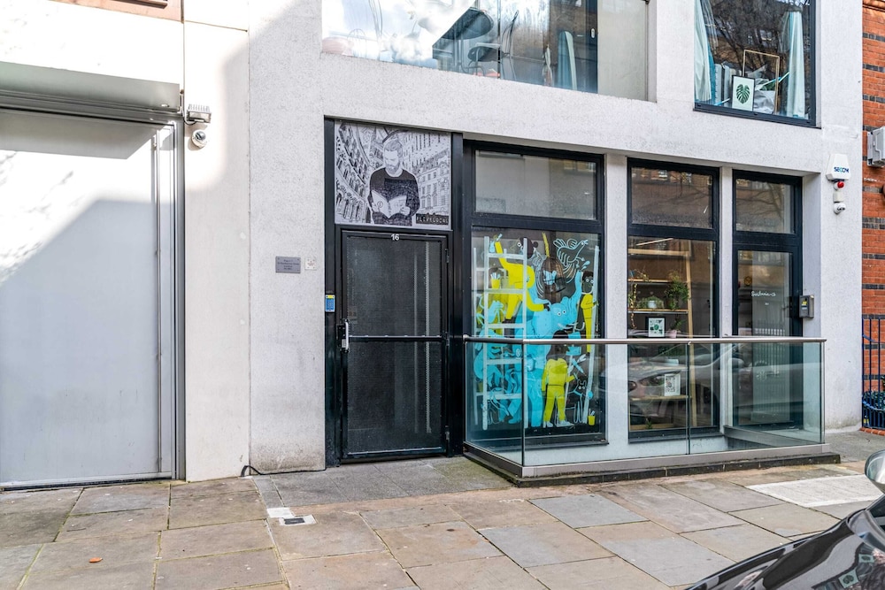 Trendy Kings Cross Flat