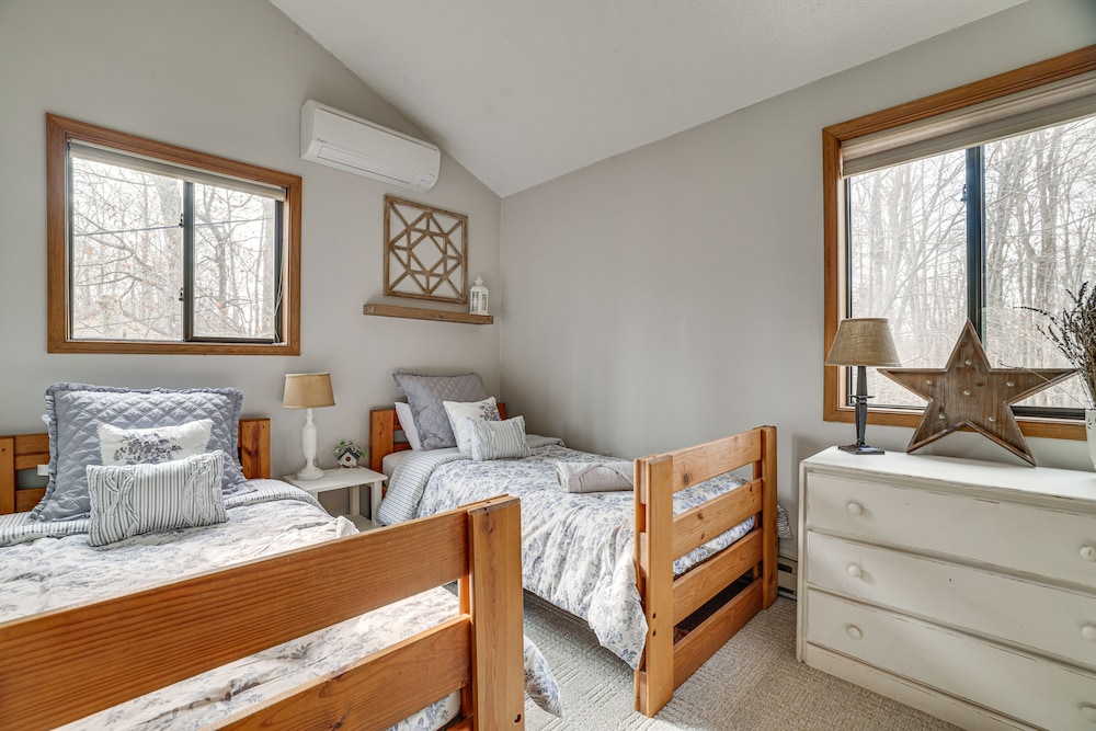 Pocono Pines Home w/ Private Hot Tub! view 2