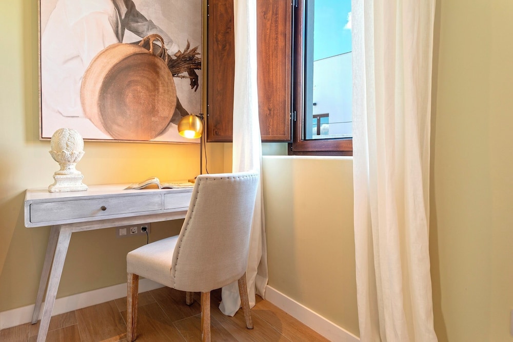 Marvelous Penthouse With 3 Terraces in Triana Castilla Terrace III