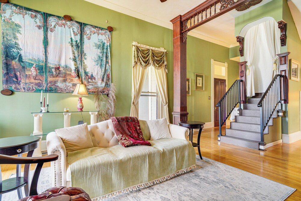 Historic Home w/ Wraparound Porch: Walkable Area!