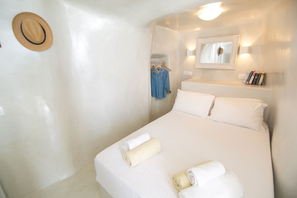 White Cave House photo 2