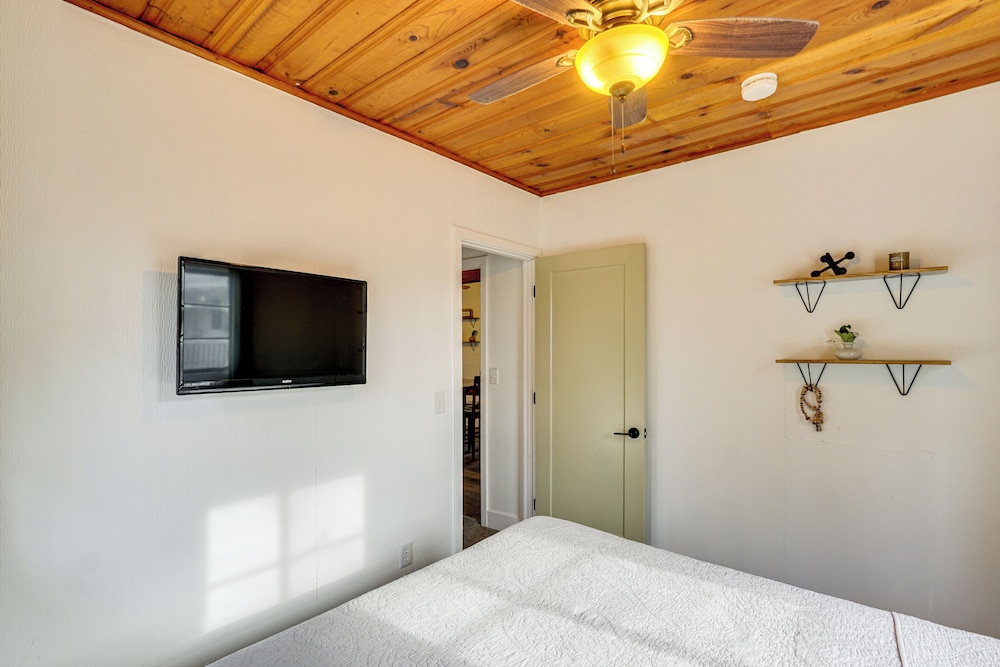 Sunrise Beach Lake House w/ Water Views & Dock!