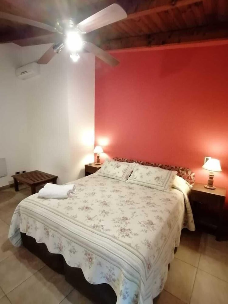 Alamo Hostel & Suites