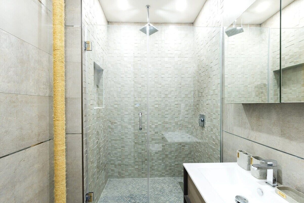 317 UES Apartments
