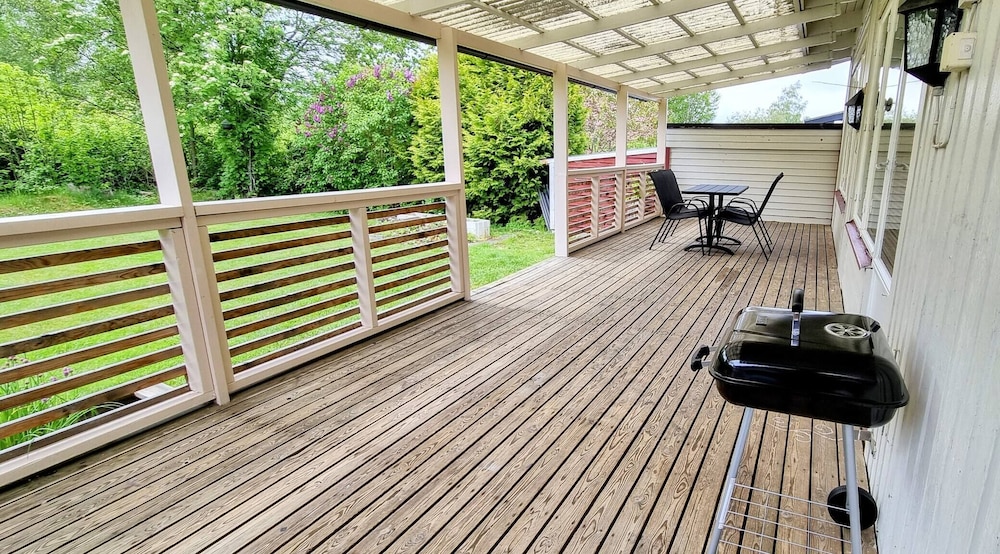 3BR Home Near Lake Vänern Covered Deck & BBQ