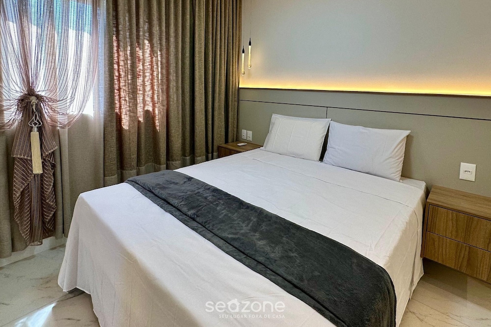Apt w/ Gourmet Balcony 700m From the Beach Bon1101