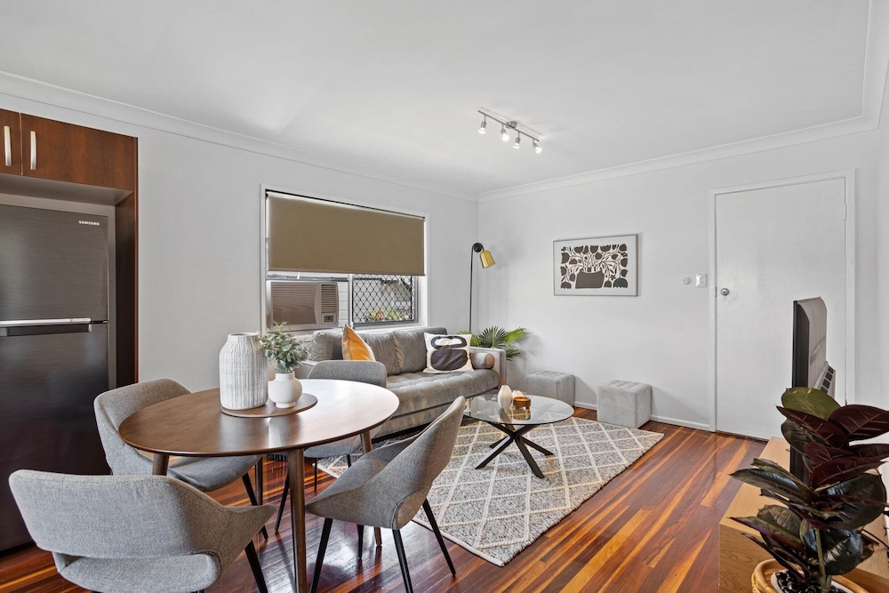 Windsor Cosy 2-bedroom Unit in Quiet Neighborhood