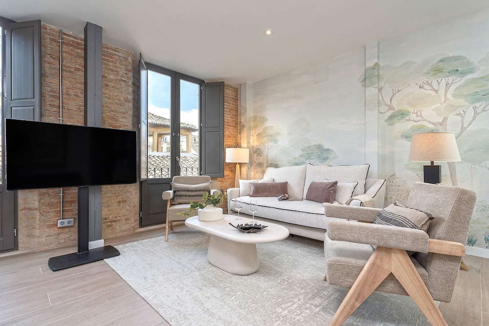 Exclusive 2-bedroom Near the Cathedral. San Matías I