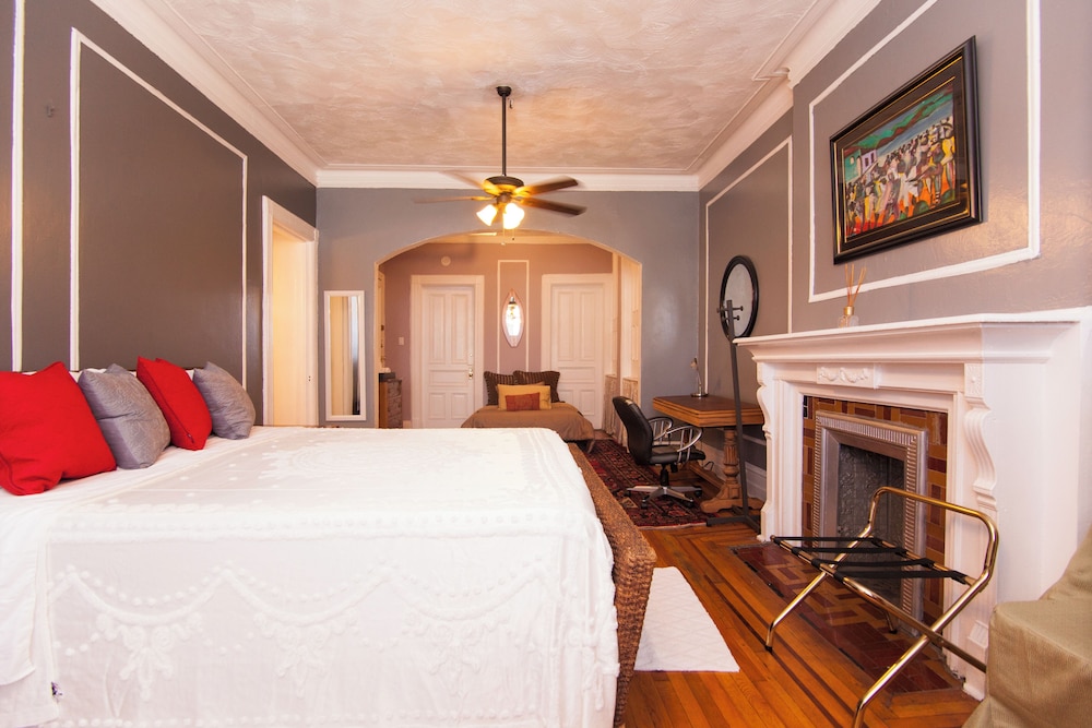 New York City Vacations - Saint Nicholas Inn Guesthouse - Property Image 24