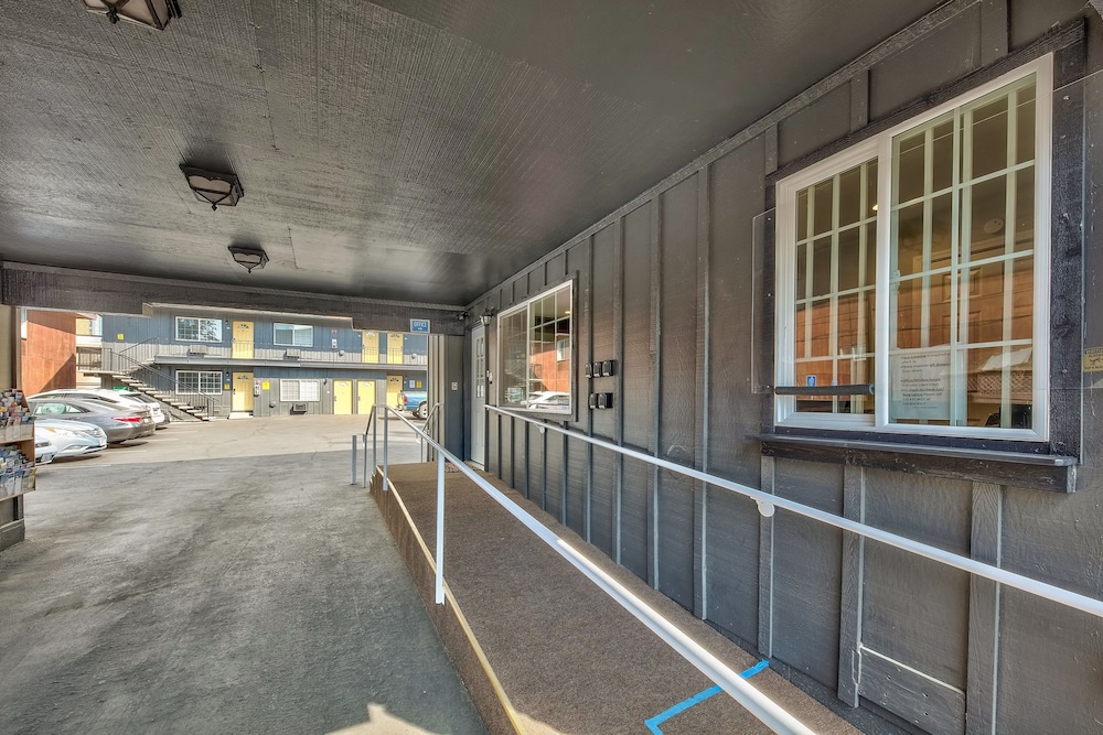 Lake Tahoe Vacations - Lake Ridge Hotel - Property Image 17
