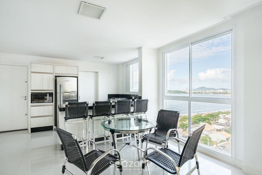 Seaview Apt Condo w/ Pool & BBQ Vce1102