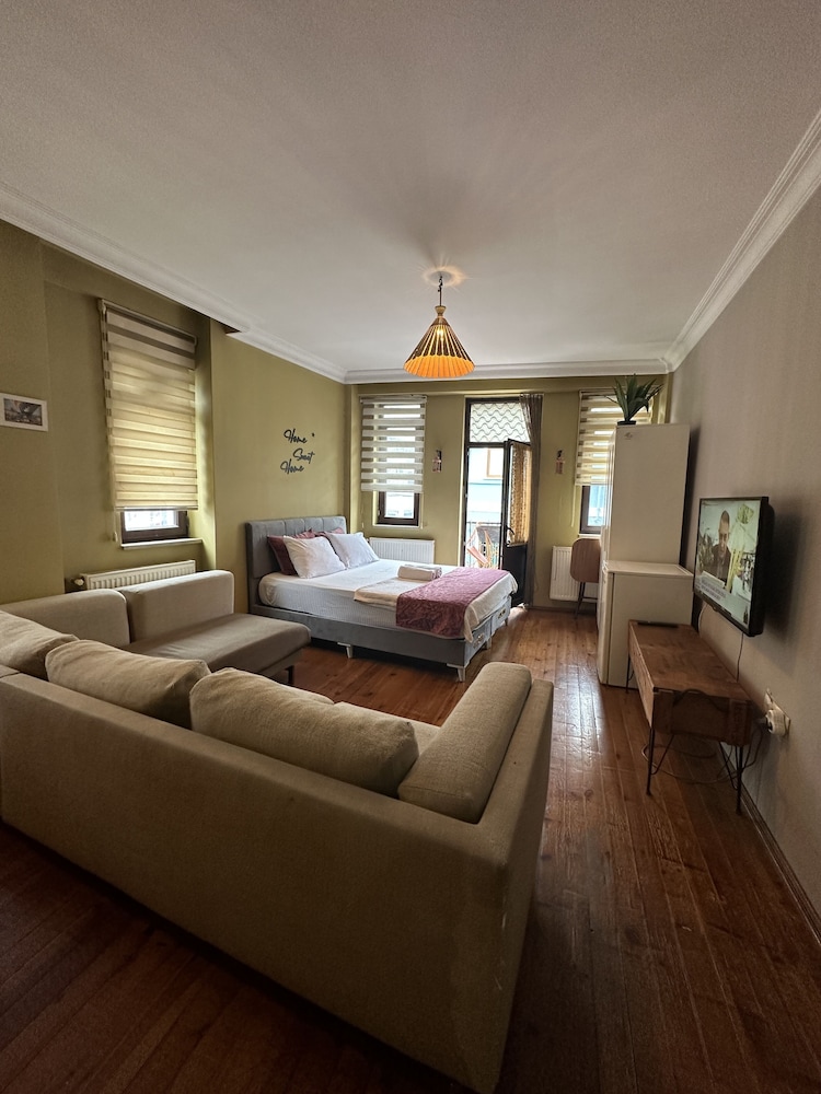 Green Bird Süit - Image 38