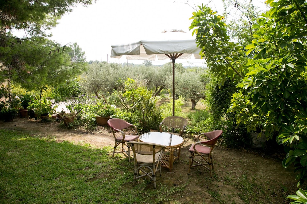 Almyros Studios & Apartments
