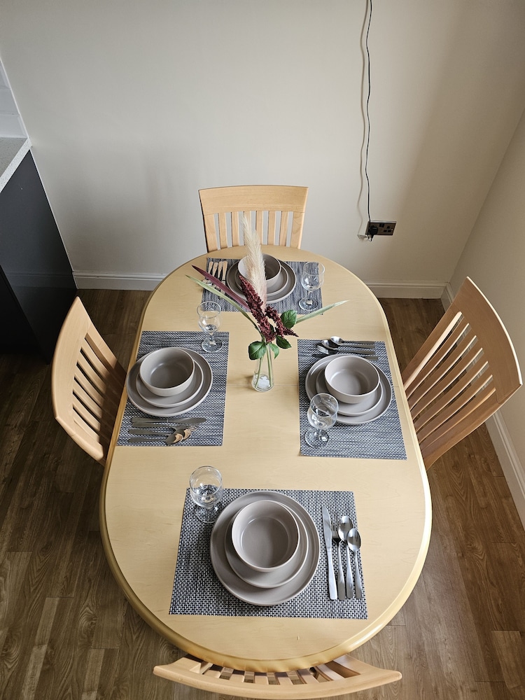 Town Center Modern Apartment 10