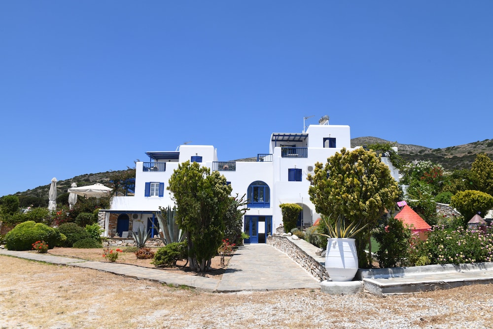 Dryades Family Hotel