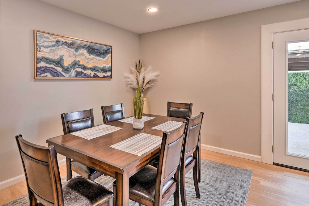 Scottsdale Gem: Pool Access, Walk to Old Town