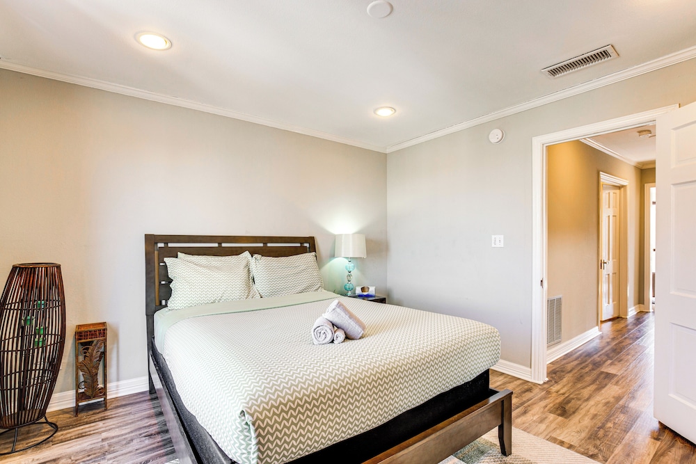 3 Mi to Dtwn: Historic Gem w/ City Views in Dallas