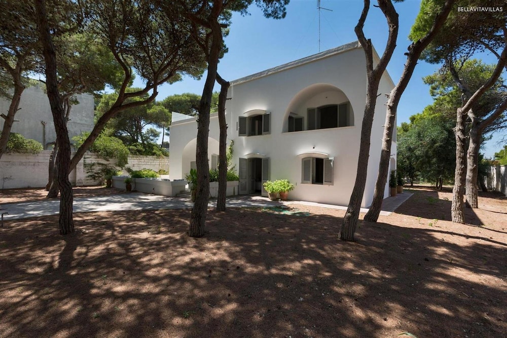 1675 Masseria Villa in Torre Specchia Ruggeri view 4