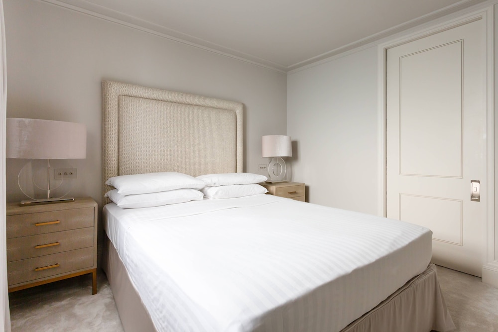 Eaton Mews South by Onefinestay