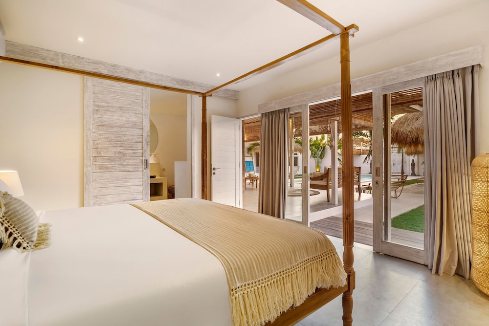 Villa Surga Blue by Alfred in Bali - Brand New 5 BR Pool Villa in the of Seminyak