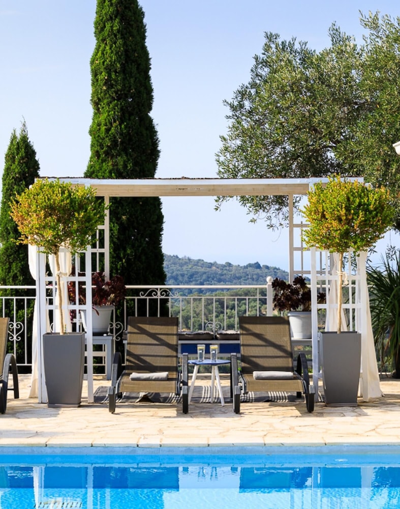 Juniper House - Charming 3 bed Villa With sea View view 3