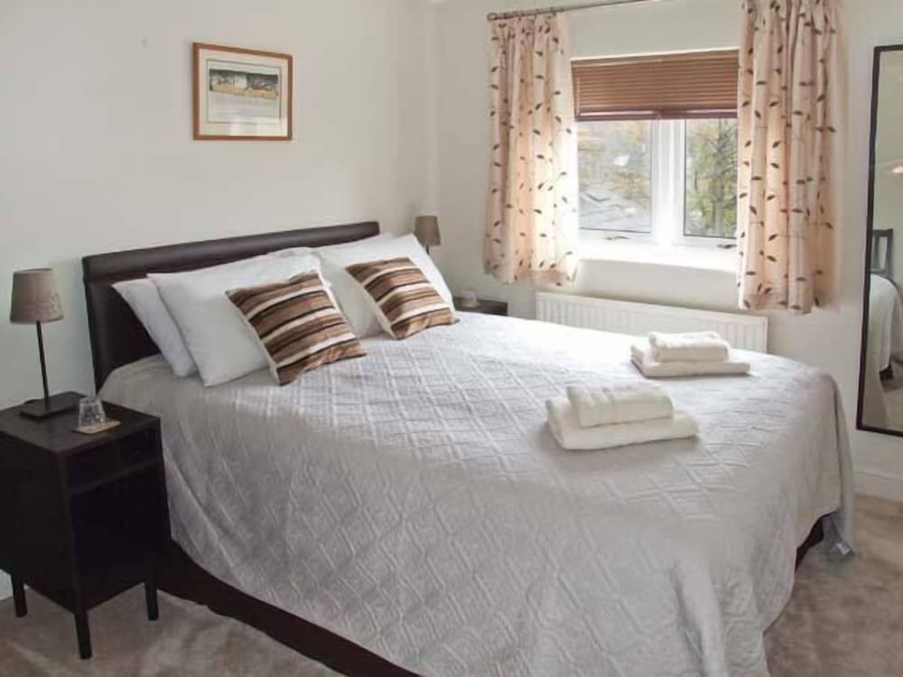 Hour Cottage