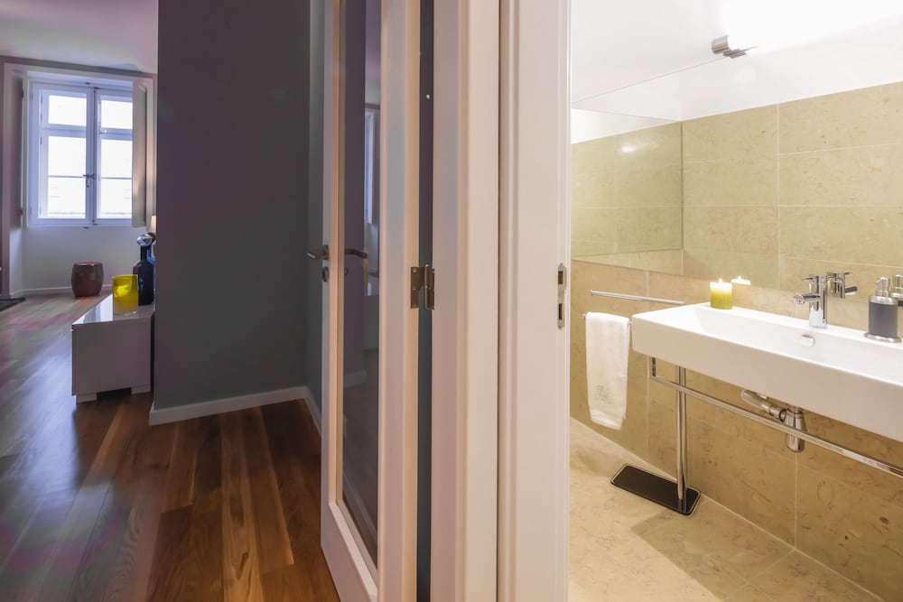Bairro Alto Apartments by linc
