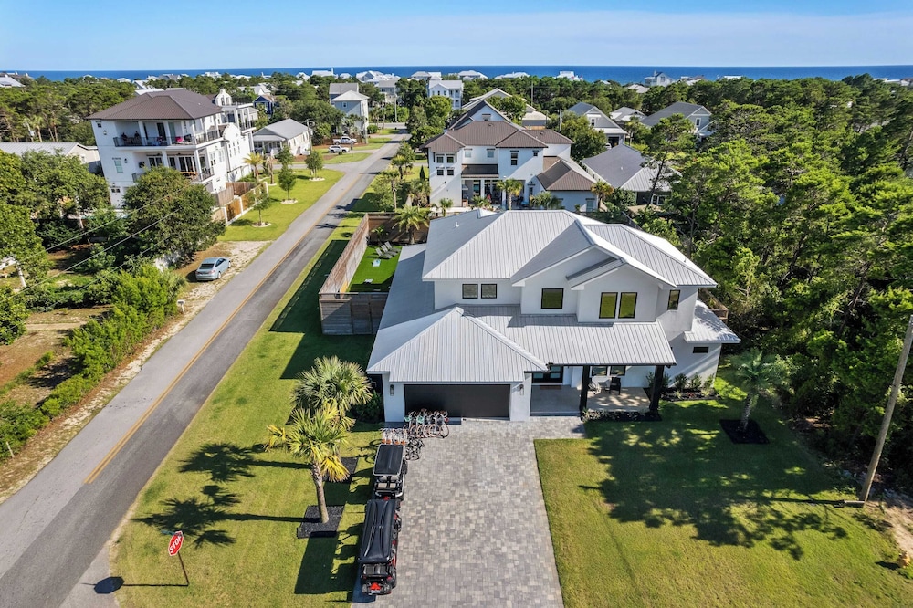 30A Happy by the Sea by Avantstay Pool, Golf Cart, Bikes