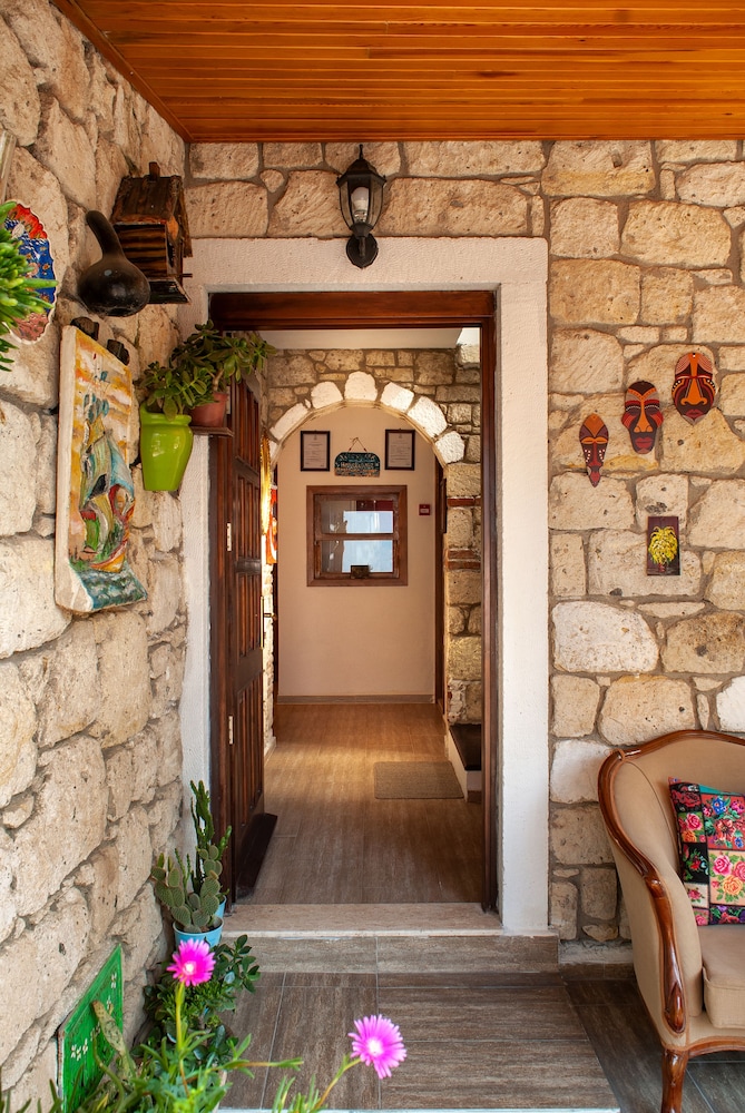 Flores Hotel Alaçatı - Image 37
