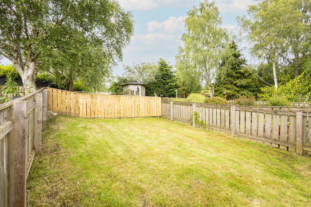 Host Stay Bankfoot Cottage view 4