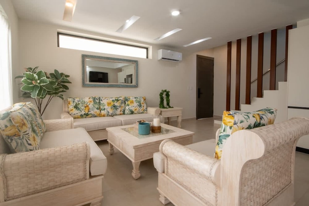 NOK Tropical 3BR Villa by Vistacana Rentals