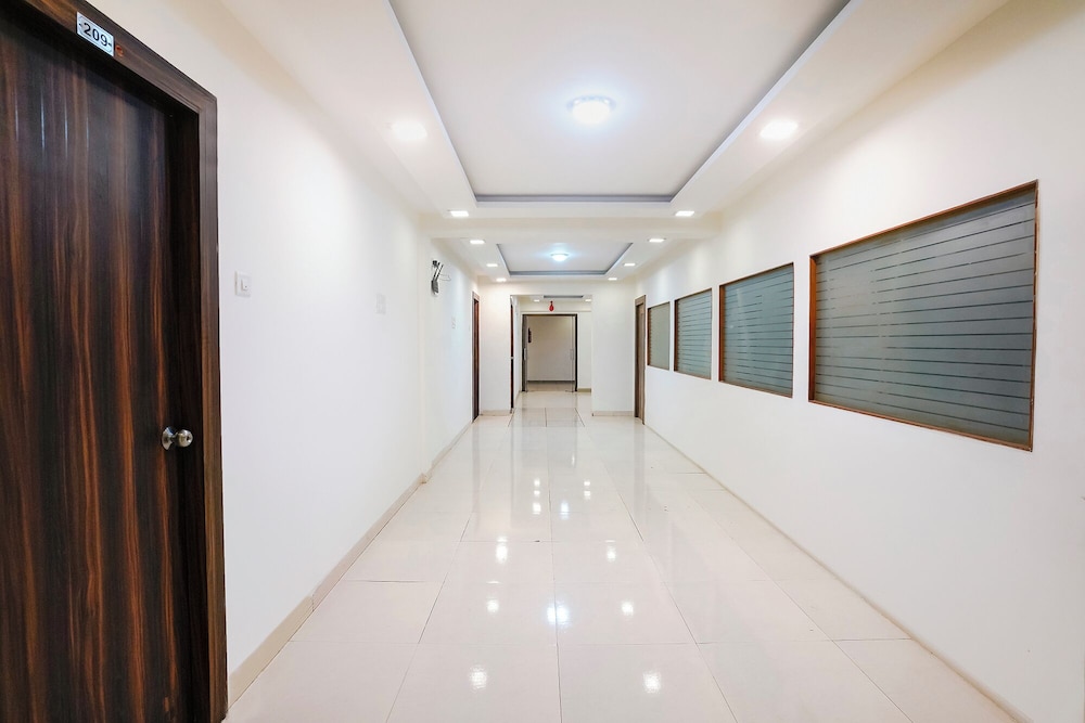 Fabhotel Arsh Executive Inn