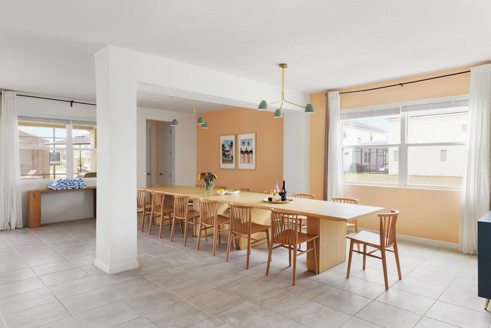 Sleeps 25! In Solara Resort, Near the Theme Parks Coconut Breeze by Avantstay