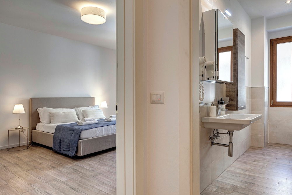 Oricellari Apartment by Mamo Florence