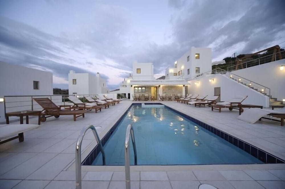 Lenikos Resort