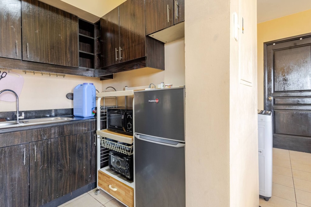 Lovely Skyview Haven -near BGC