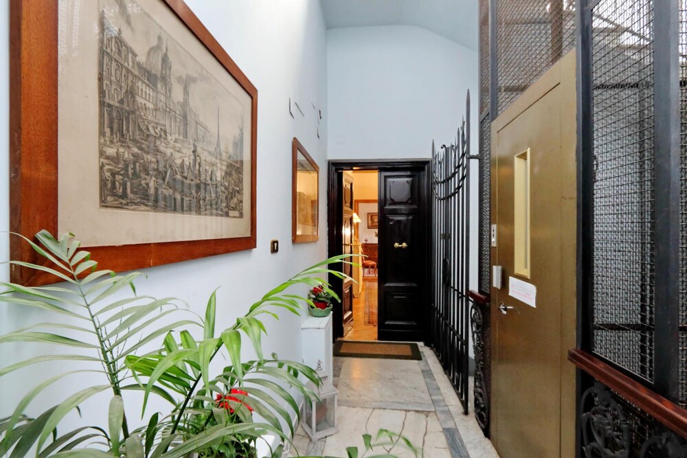 Treasurerome Colosseum Terrace 2BR